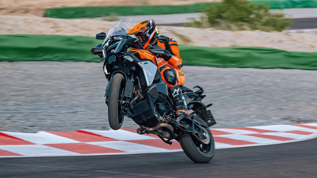 2025 KTM 1390 Super Adventure S EVO