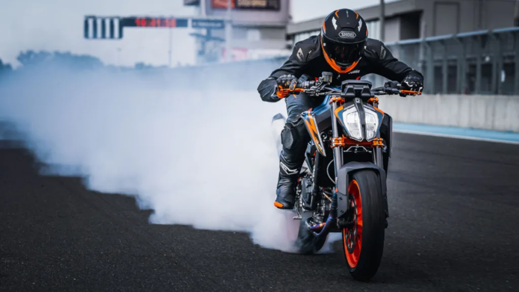 KTM 890 Duke R