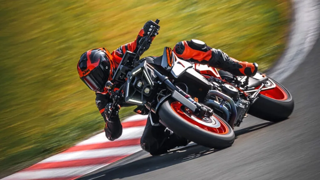 2025 KTM 990 Duke R