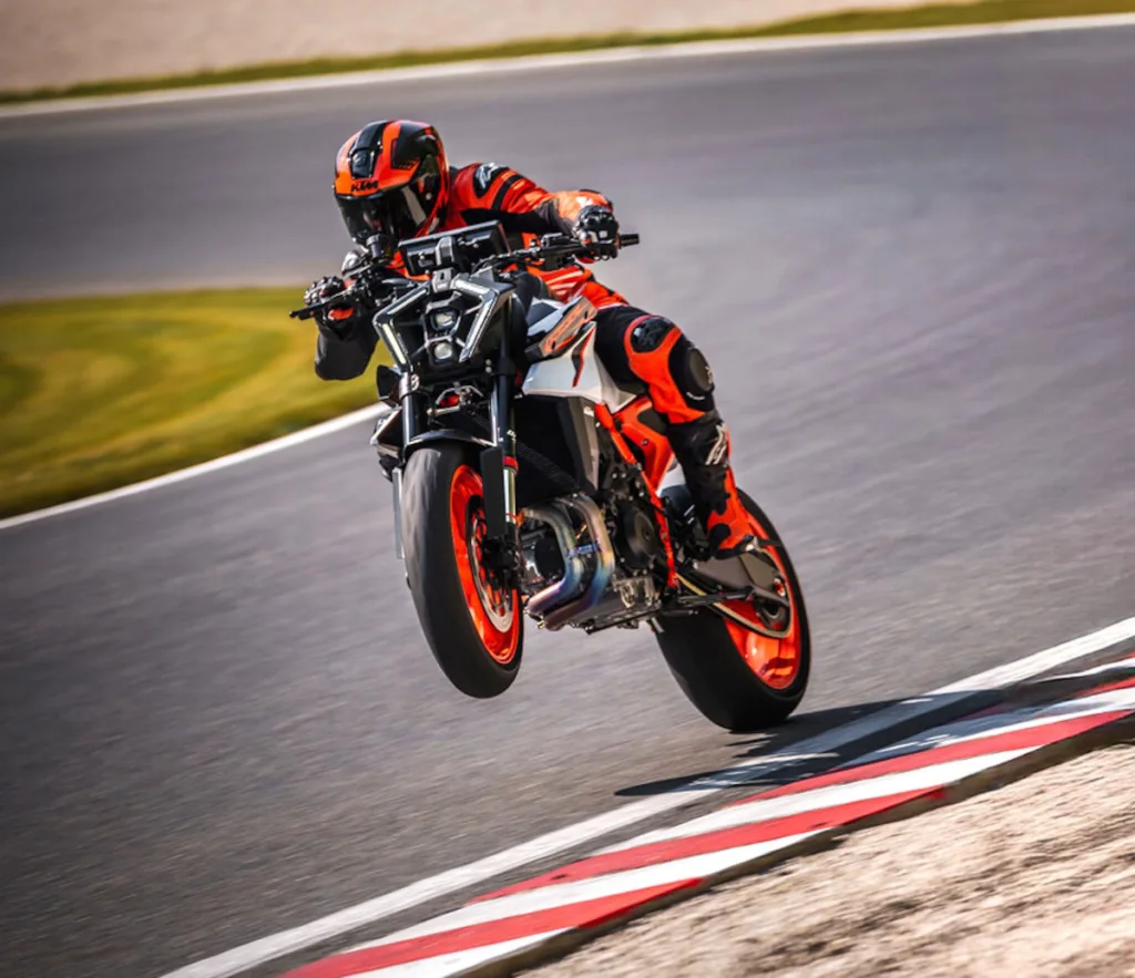 2025 KTM 990 Duke R