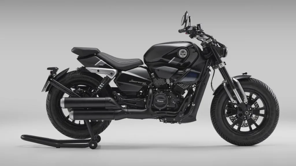 Benelli Leoncino Bobber 400