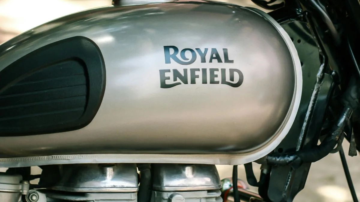 Royal Enfield Guerrilla 450 Set to Roar On Indian Roads, Challenging KTM 390