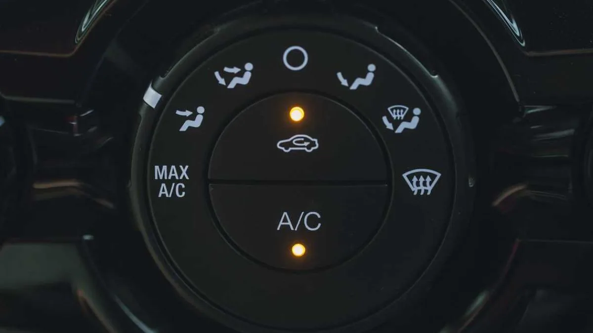 air recirculation button in car