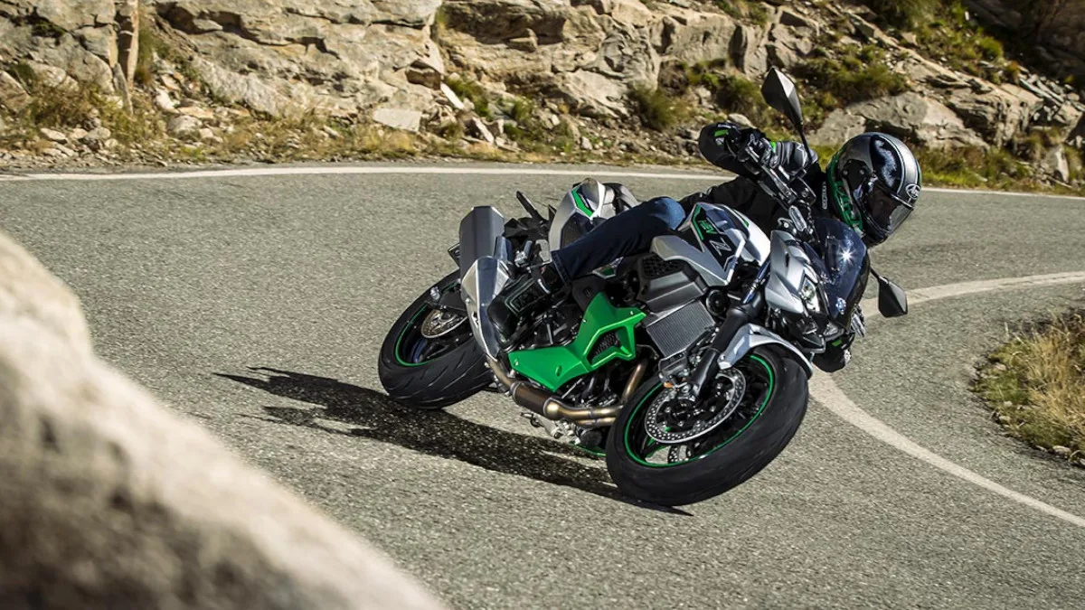 Kawasaki Z7 Hybrid – All You Need to Know: Features, Specs, Price