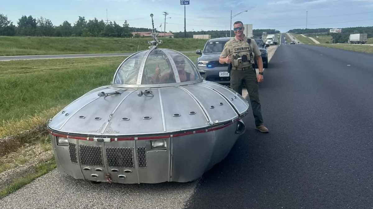 UFO Car Pulled Over in Missouri