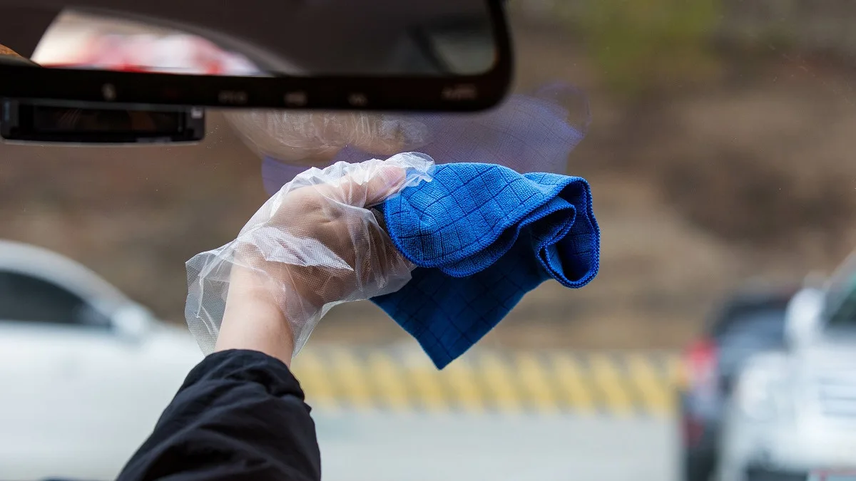 How to Clean the Inside of Your Car’s Windshield: Step-by-Step Tips