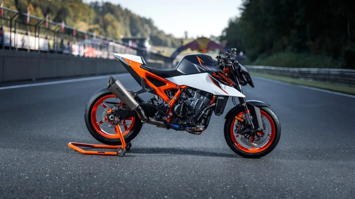 2025 KTM 990 Duke R